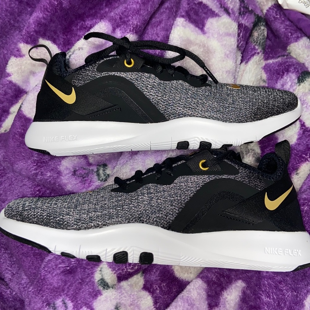 Nike flex shoes